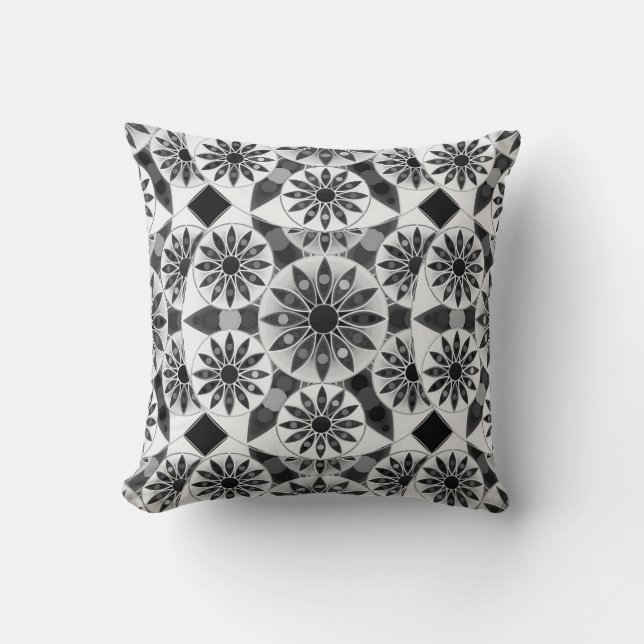 Mandala mönster, svart, vit och grått / grått kudde (Framsida)