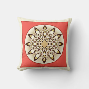 Mandala mönster vid rosa av korall, choklad och ta kudde