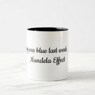 Mandela Effekt Konspiration Tid Resa parallellt  Två-Tonad Mugg