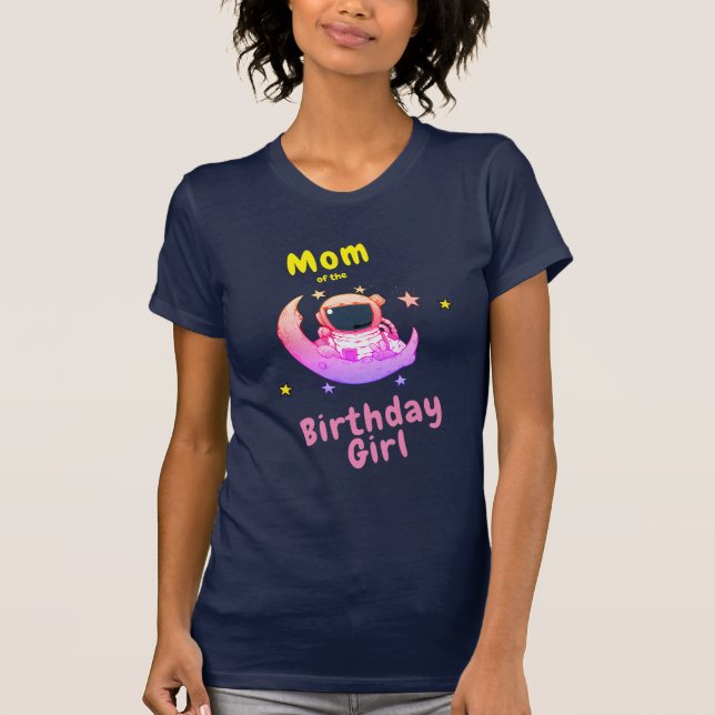 Måne Äventyr Mamma vid födelsedagstjuvens T-Shirt (Framsida)