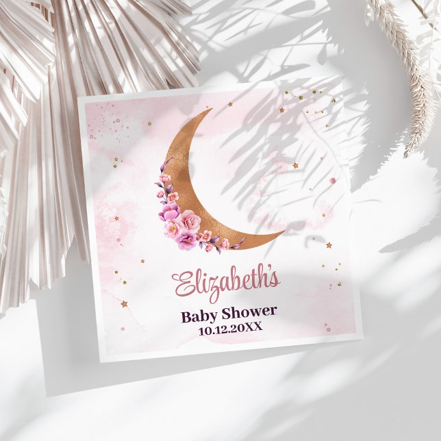 Måne babyskor med gyllene Blommigtar Pappersservett (Golden Floral Moon Baby Shower Napkins on a sunny white table.)