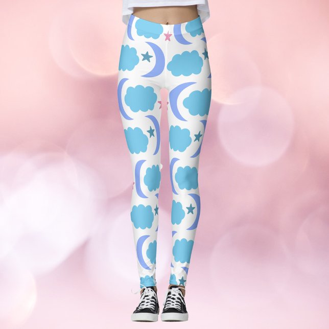 Måne Cloud Stars Mönster Blue Lila Leggings (A pair of leggings with a pattern of purple moon, blue clouds and pink stars)