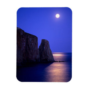 Måne i skymning Perce Rock Gaspe kust Quebec Magnet