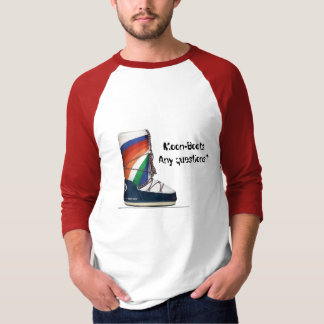 Måne-Kängor. Något ifrågasätter? T-shirt