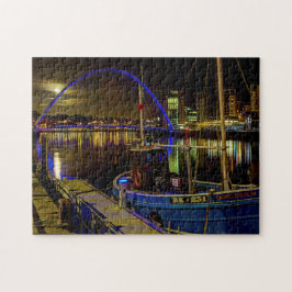 Måne lätt himlar över floden Newcastle Tyne Pussel