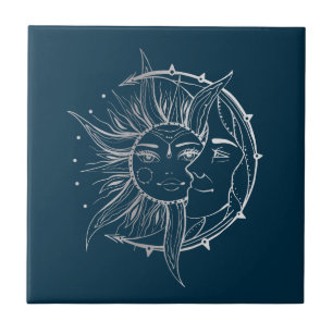 Måne och sol. Vintage stil tatueringslustration Kakelplatta