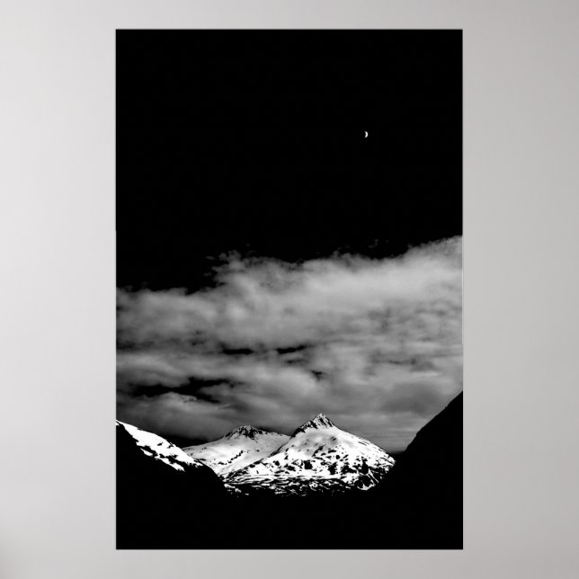Måne över snötäckt berg av J.W. Fatherree. Poster (Framsidan)