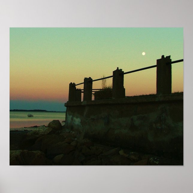 måne över vatten klippt nook kingston morsa. poster (Framsidan)