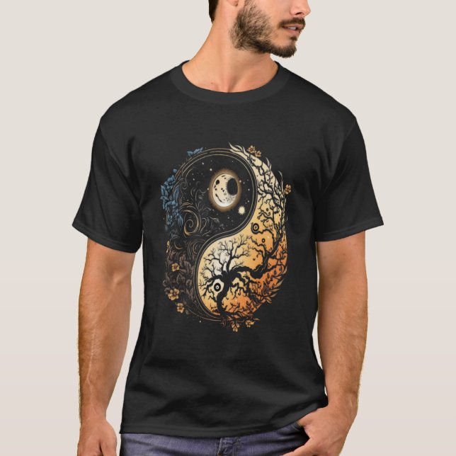 Måne Sol Yin Yang Day and Night T Shirt (Framsida)
