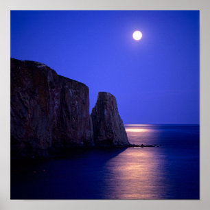 Måne vid Dusk Perce Sten Gaspe Kusten Quebec Poster