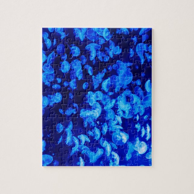 Manet i det djupblå havet pussel (Vertikal)