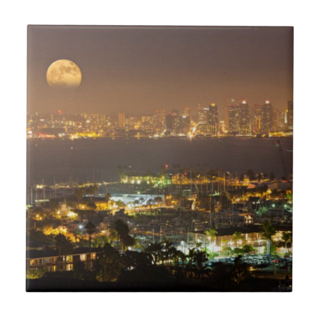 Måneuppgång över San Diegos skyline Kakelplatta (Framsidan)