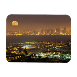 Måneuppgång över San Diegos skyline Magnet