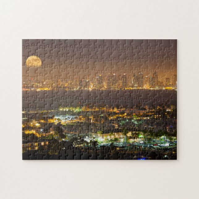 Måneuppgång över San Diegos skyline Pussel (Horisontell)