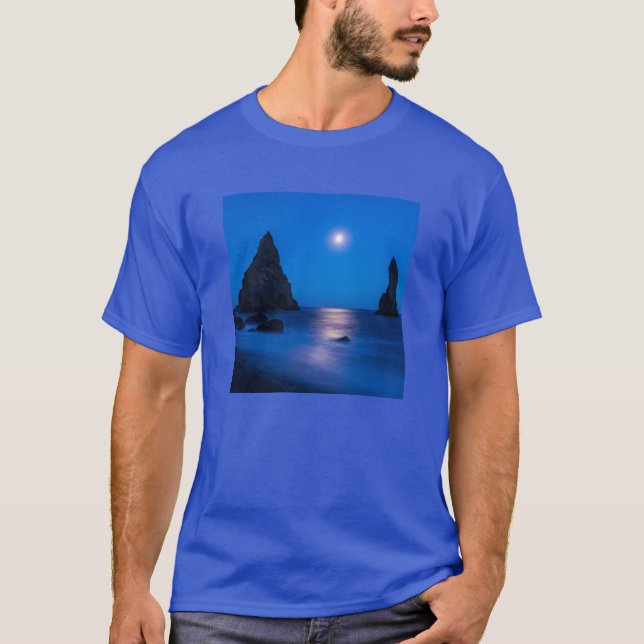 Måneuppgångsreflektion | Island, Reynisdrangur T Shirt (Framsida)