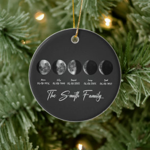 Månfas The Smith Family – Anpassade Namn & Datum Julgransprydnad Keramik