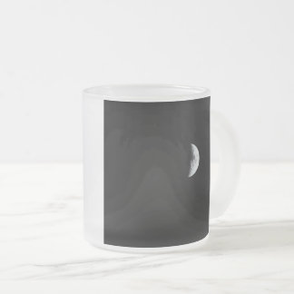 Månfaser på en kaffemugg