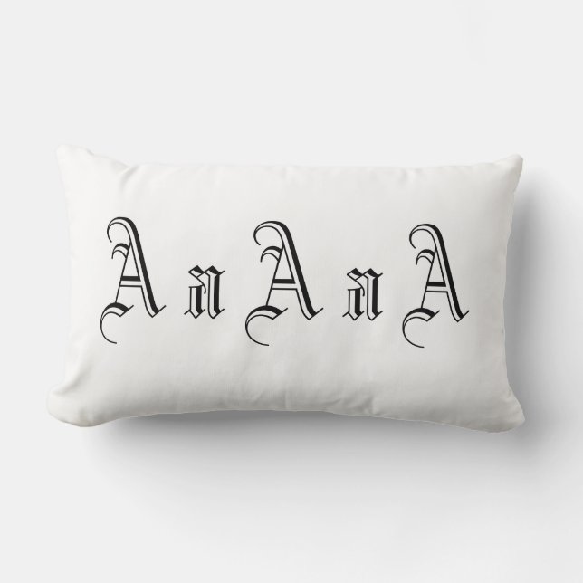 Många A Monogram i svartvitt Lumbarkudde (Framsida)