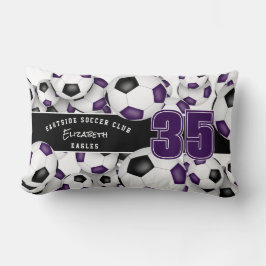 Många fotbollar, lila och sprit. lumbarkudde