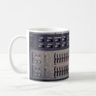 Många knappar i Ljud Mixer Studio Kaffemugg