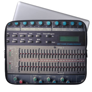 Många knappar i Ljud Mixer Studio Laptop Fodral