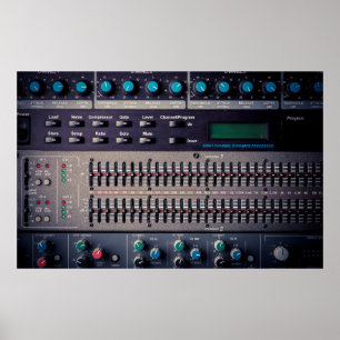 Många knappar på en ljud-mixer i en inspelningsstu poster