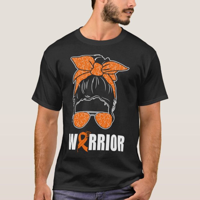 Många Sclerosis Awareness A Messy Bun MS Warrio T Shirt (Framsida)