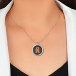 Många-skleros-medvetande Necklace Silverpläterat Halsband<br><div class="desc">En stiliserad skildring av ett Många Sclerosis Warrior necklace En judisk gåva med ord och en Orange Awareness Ribbon som en gåva till Många Sclerosis Awareness Månad.</div>