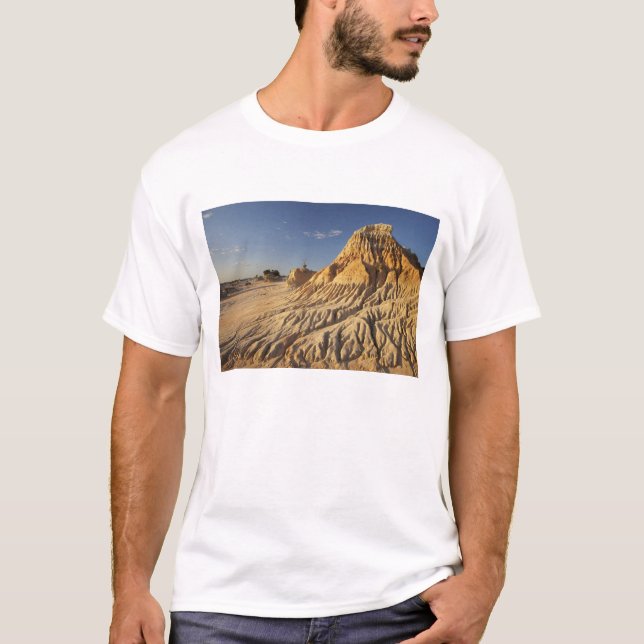 Mängder av Chinor, Mungo Nationellt Tee Shirt (Framsida)