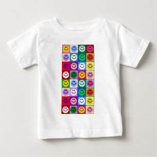 Mångfärgat kvadrerar t shirt