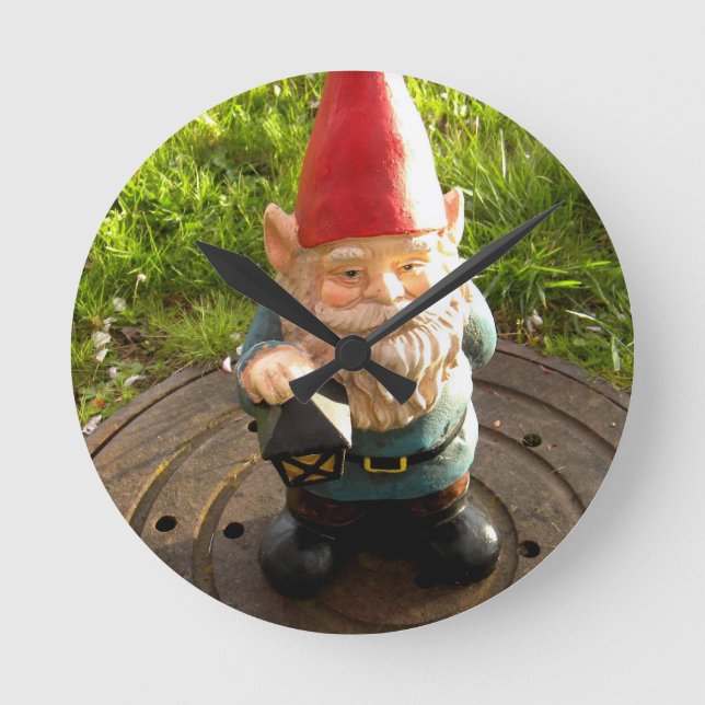 Manhål Gnome Rund Klocka (Framsida)