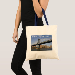 Manhattan Bridge över East River New York City Tygkasse