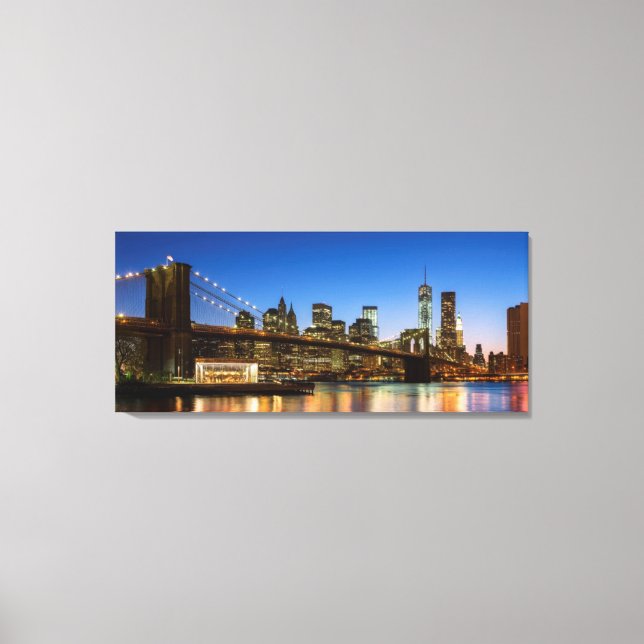 Manhattan och Brooklyn Bridge vid dusk Canvastryck (Framsida)