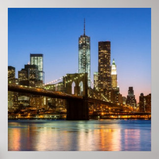 Manhattan och Brooklyn Bridge vid dusk Poster