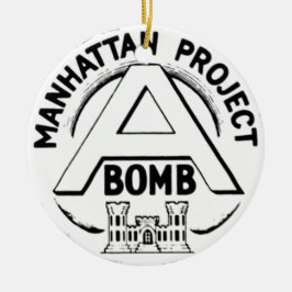 Manhattan Project Badge Julgransprydnad Keramik