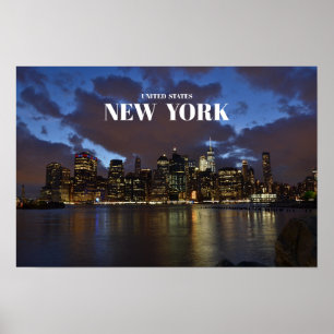 Manhattan Skyline på natten - New York Poster