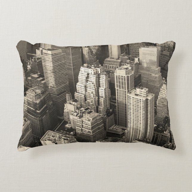 Manhattan skyline, svart och vitt flyg. prydnadskudde (Framsidan)