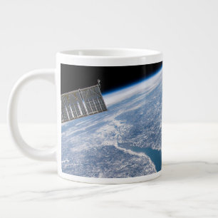 Manicouagan Crater och Saint Lawrence River Jumbo Mugg