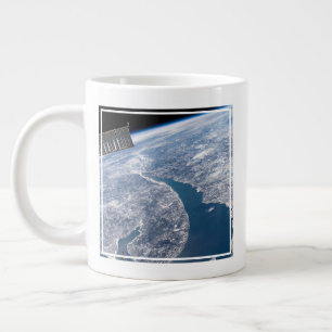 Manicouagan Crater och Saint Lawrence River Jumbo Mugg