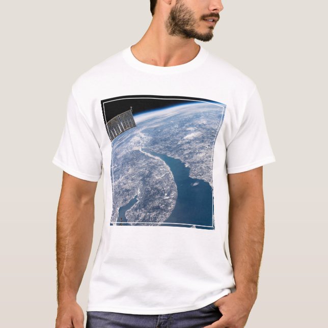 Manicouagan Crater och Saint Lawrence River T Shirt (Framsida)