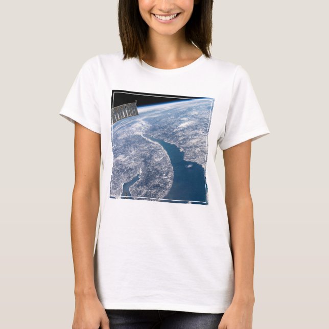 Manicouagan Crater och Saint Lawrence River T Shirt (Framsida)