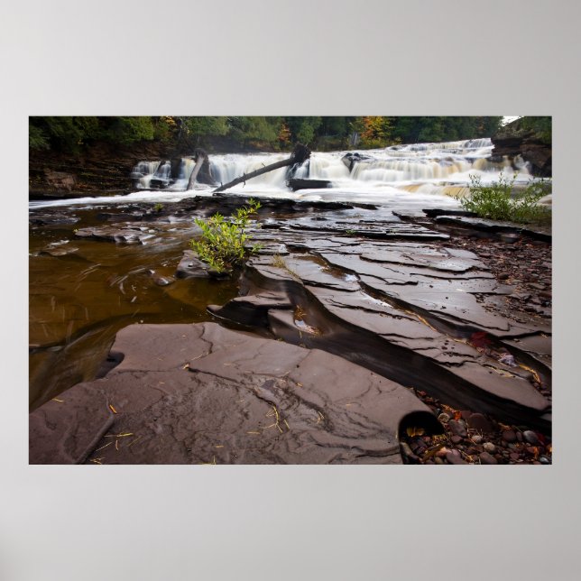 Manido Falls Poster (Framsidan)