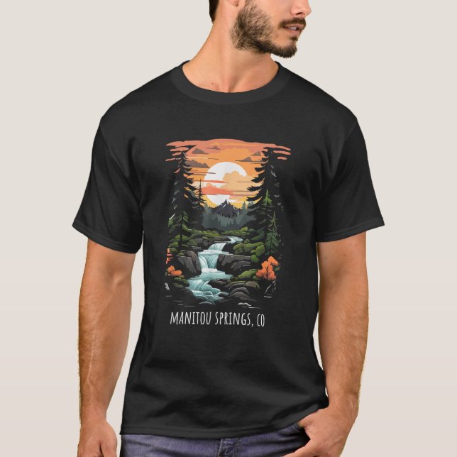 Manitou Vår CO USA Scenia Mountain Sunset Retr T Shirt (Framsida)