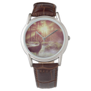 Manlig Hjort i Misty Skogen vid Soluppgång Golden Armbandsur
