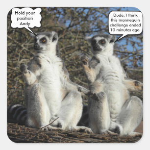 Mannequin Challenged Lemurs Fyrkantigt Klistermärke