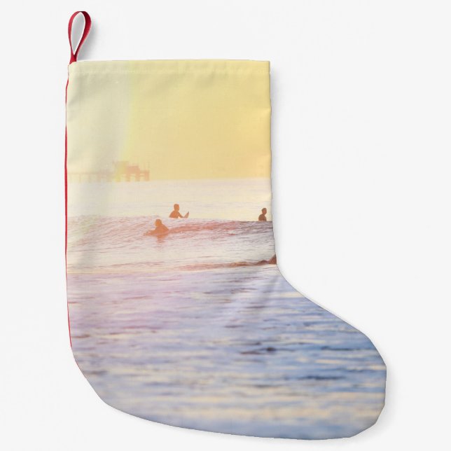Människor som surfar på strand liten julstrumpa (Framsidan)