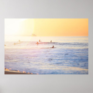Människor som surfar på strand poster