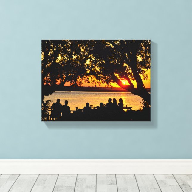 Människor vid flodens kant vid solnedgången canvastryck (Insitu (trägolv))