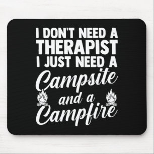 Mans camping lägereld camp liv skog campingplats musmatta