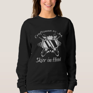 Mans hantverkare som jobbar skidåkare i hjärtarbet t shirt